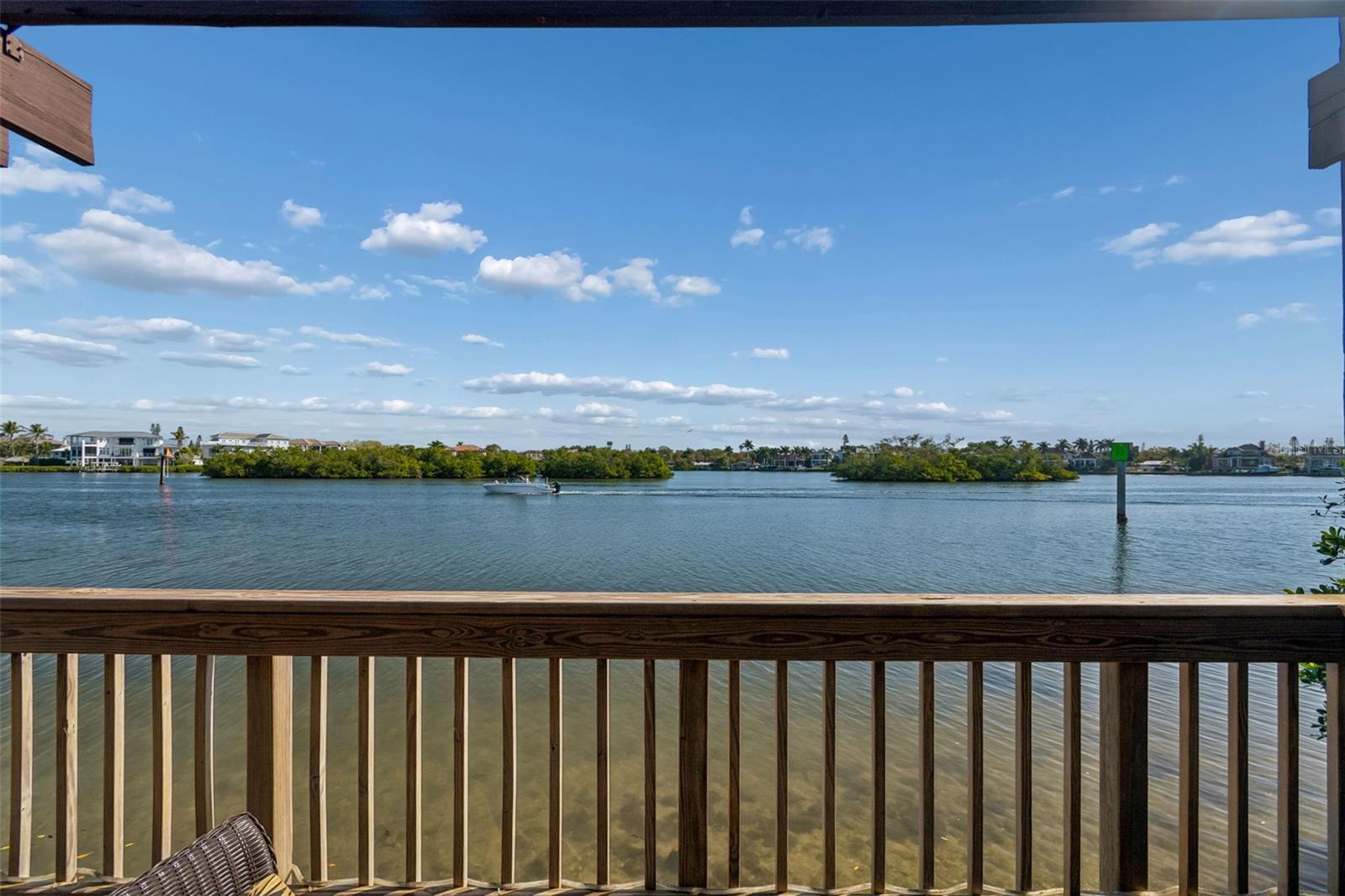 Image 59 of 98 For 6263 Midnight Pass Road 301