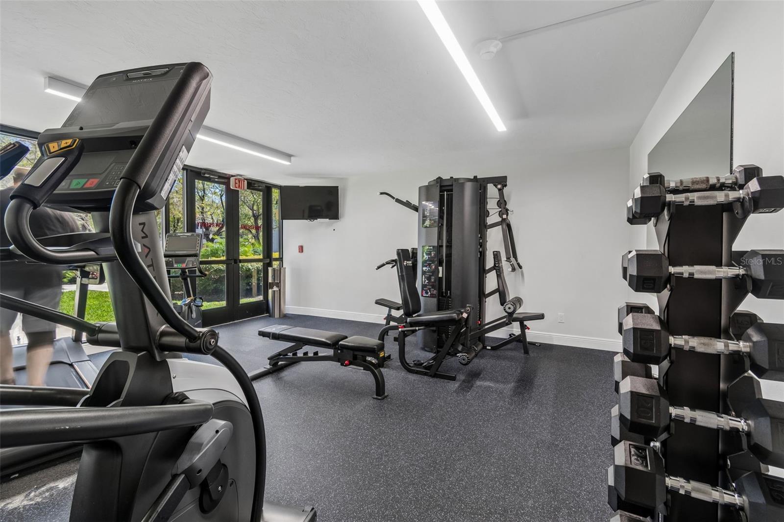 Image 64 of 98 For 6263 Midnight Pass Road 301