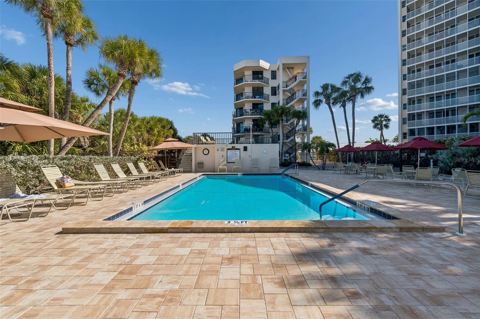 Image 69 of 98 For 6263 Midnight Pass Road 301