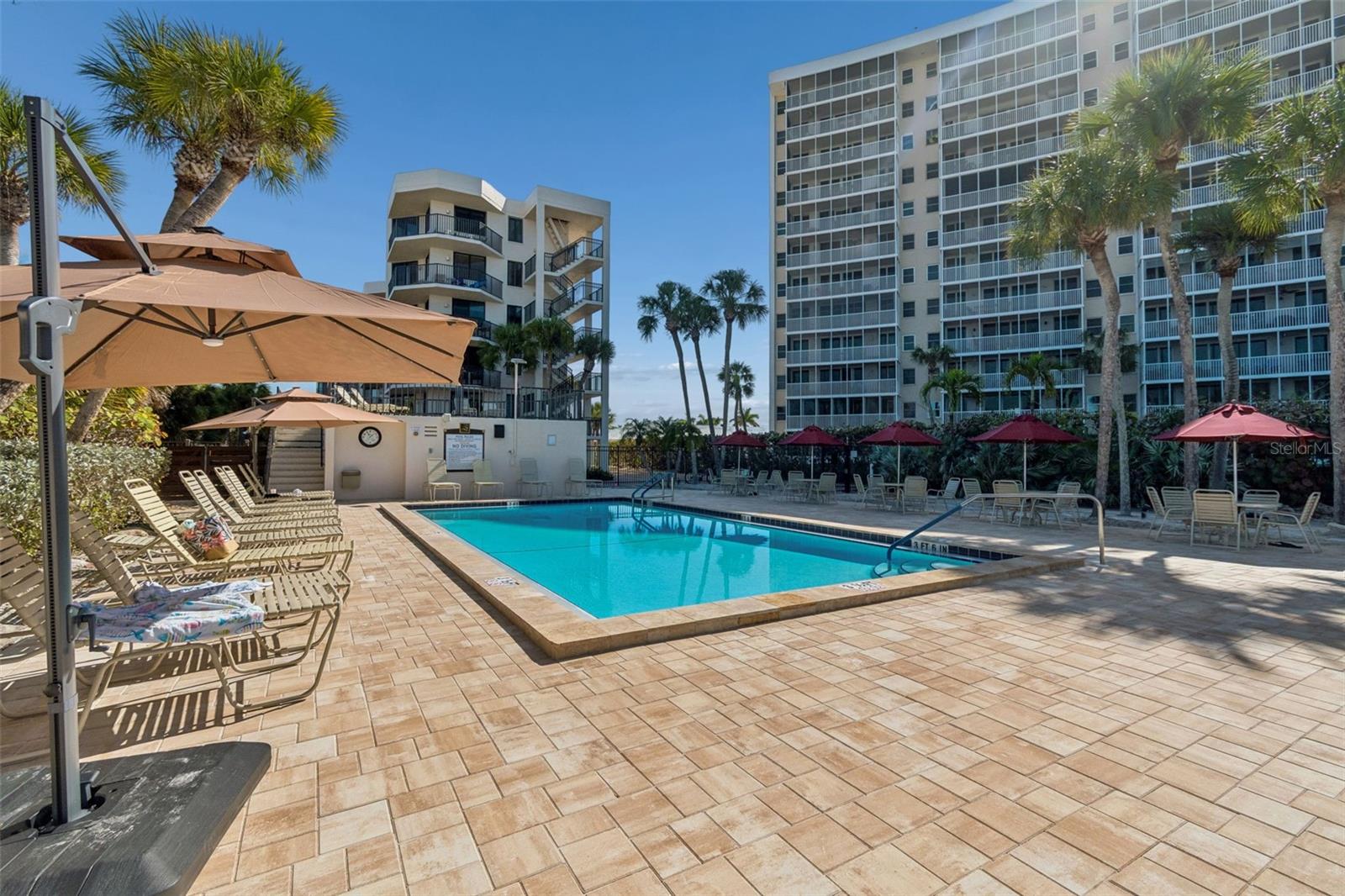 Image 70 of 98 For 6263 Midnight Pass Road 301