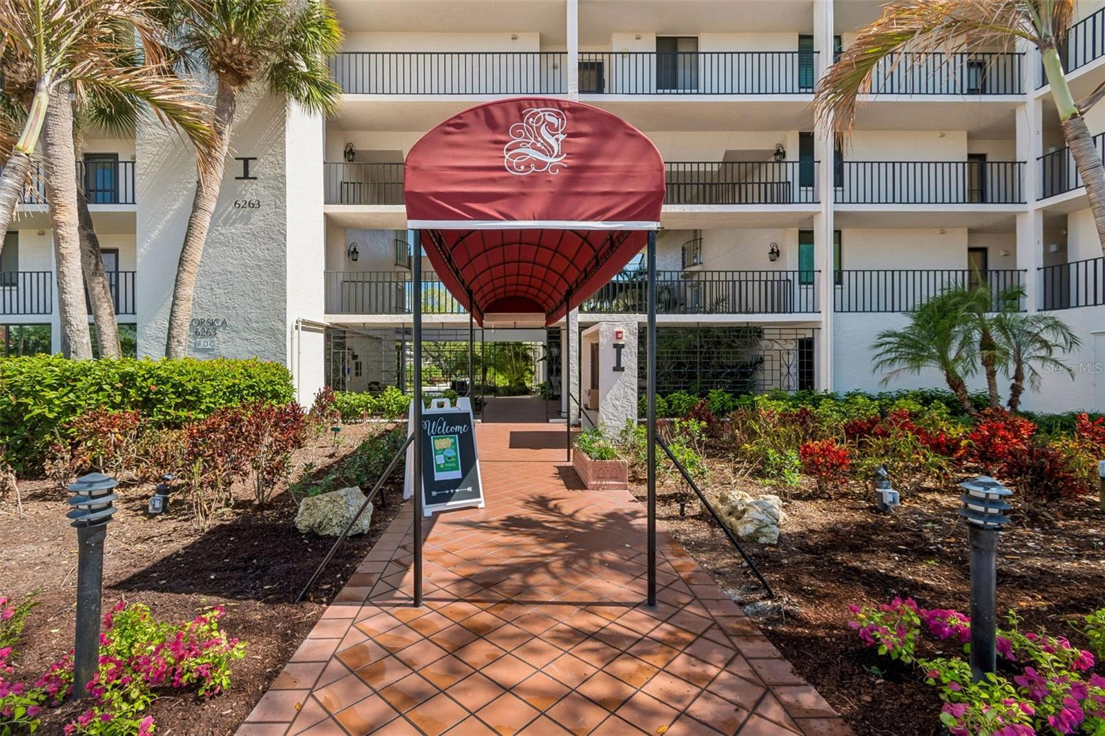 Image 87 of 98 For 6263 Midnight Pass Road 301