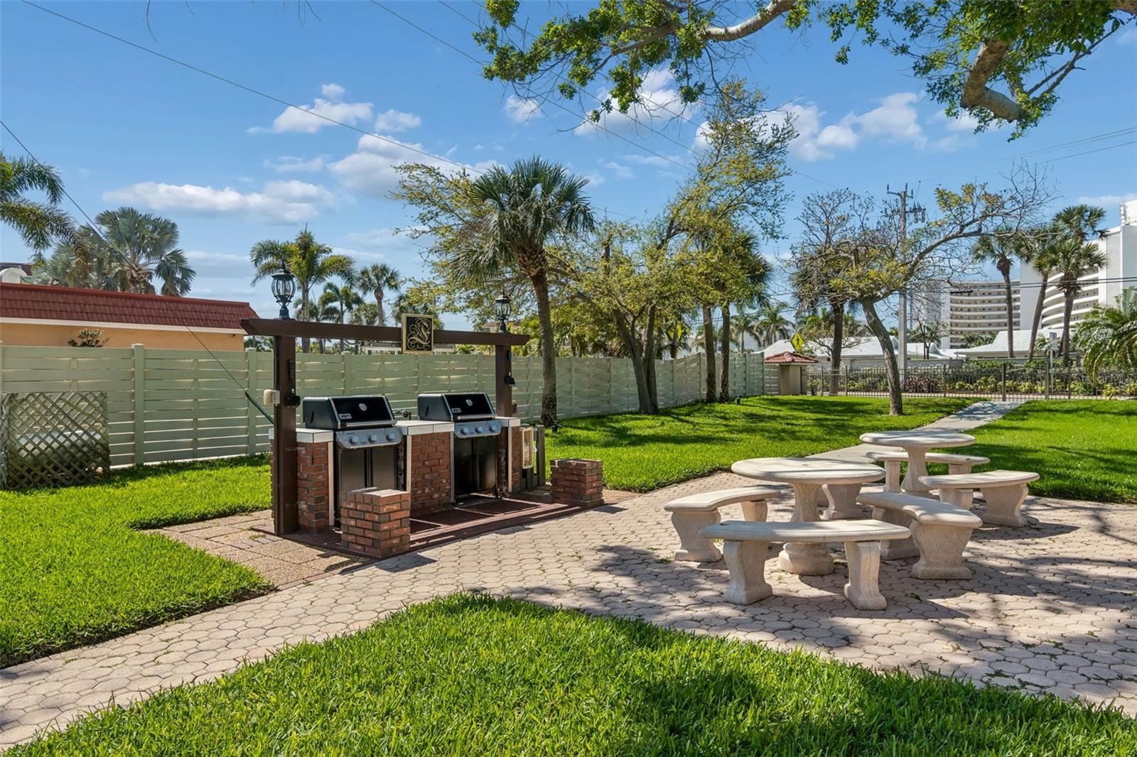 Image 88 of 98 For 6263 Midnight Pass Road 301