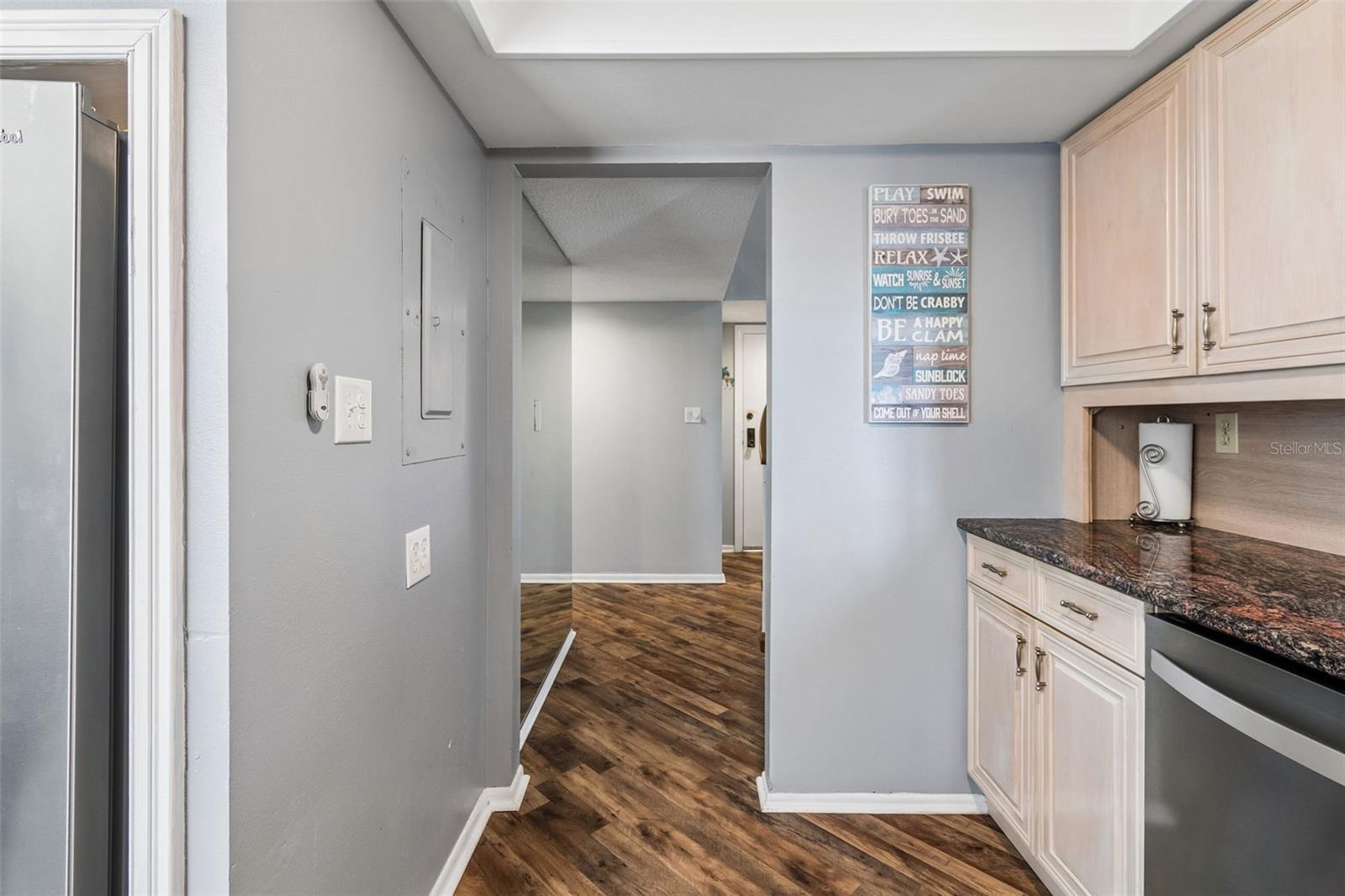 Image 9 of 98 For 6263 Midnight Pass Road 301