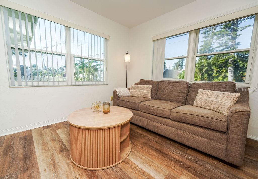 Image 32 of 51 For 301 41st Avenue