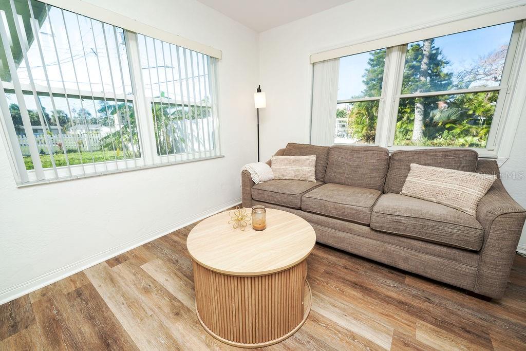 Image 37 of 51 For 301 41st Avenue