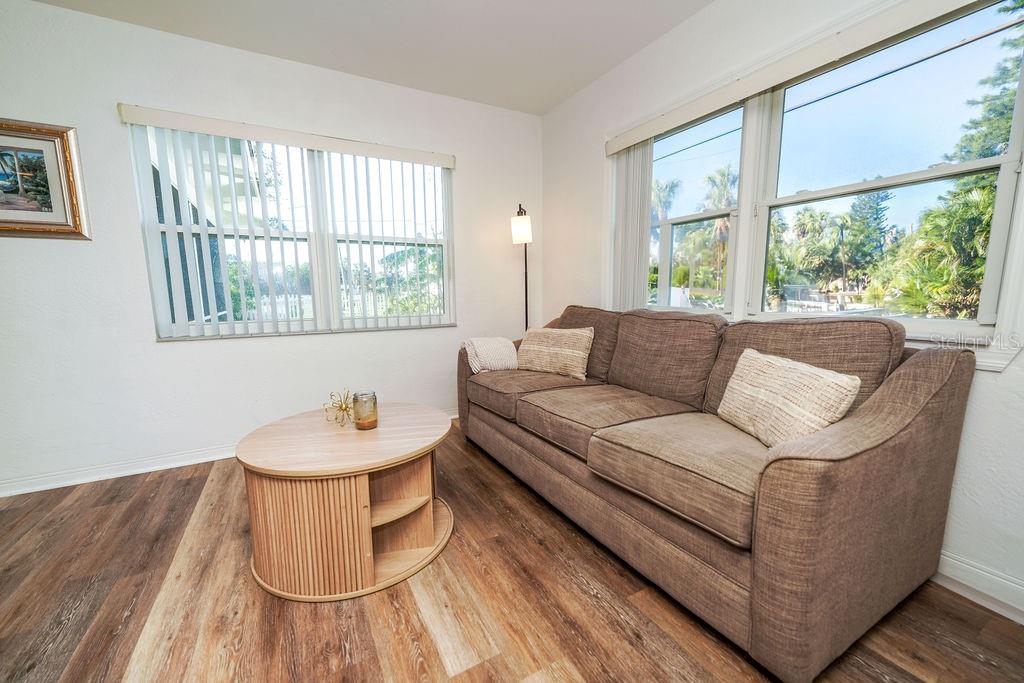 Image 9 of 51 For 301 41st Avenue