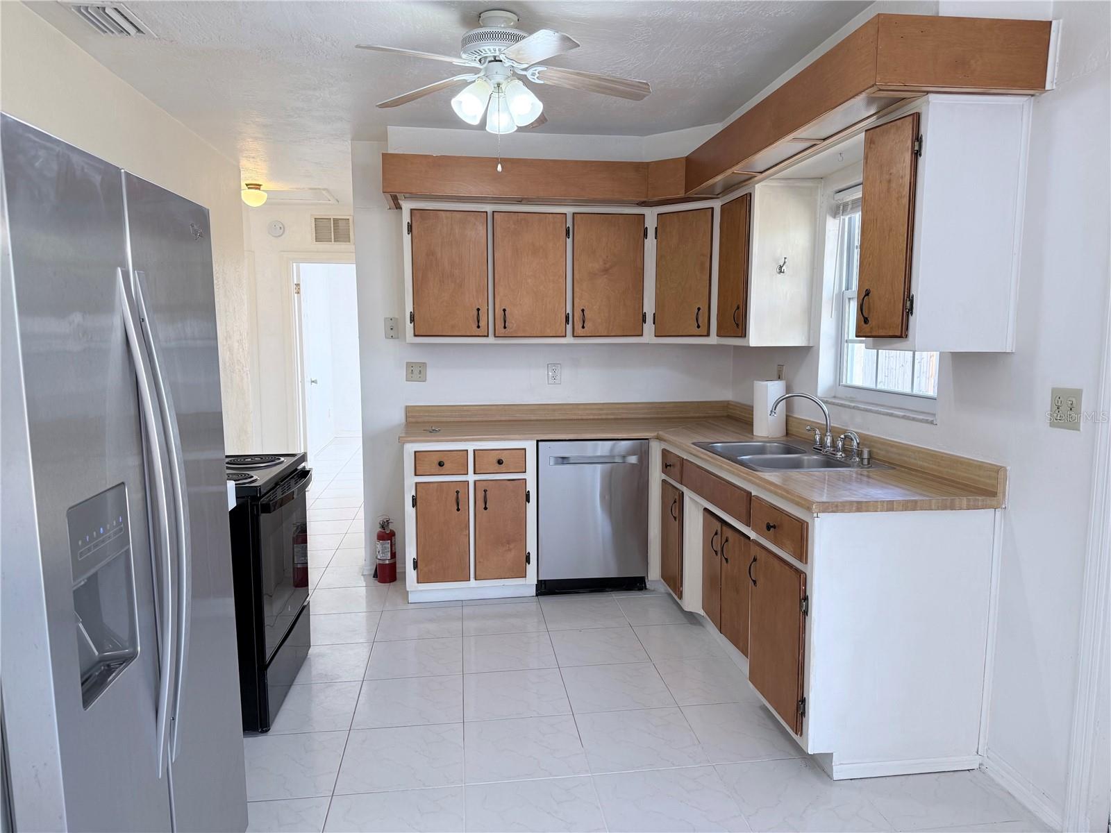 Image 10 of 18 For 859 72nd Avenue N