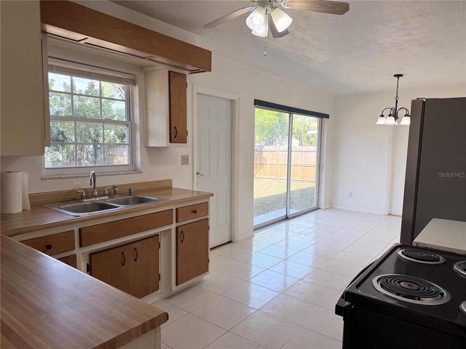 Image 11 of 18 For 859 72nd Avenue N