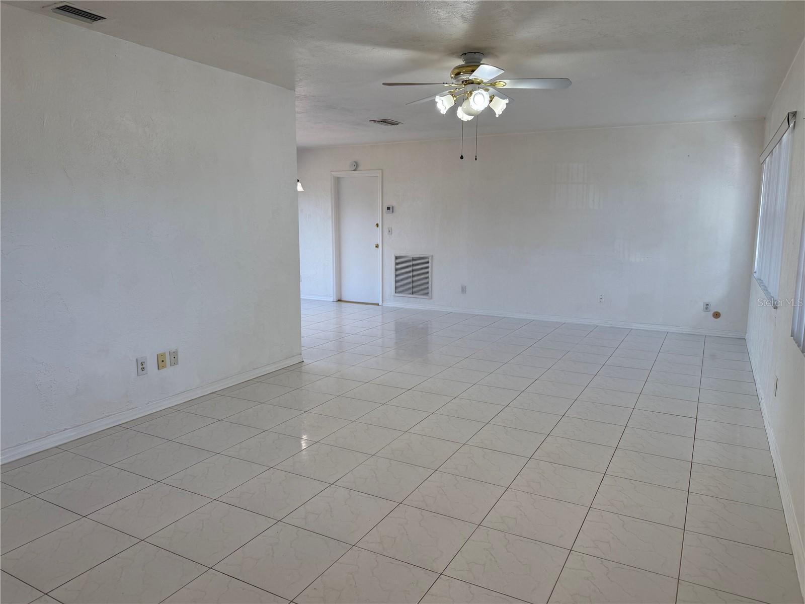 Image 5 of 18 For 859 72nd Avenue N