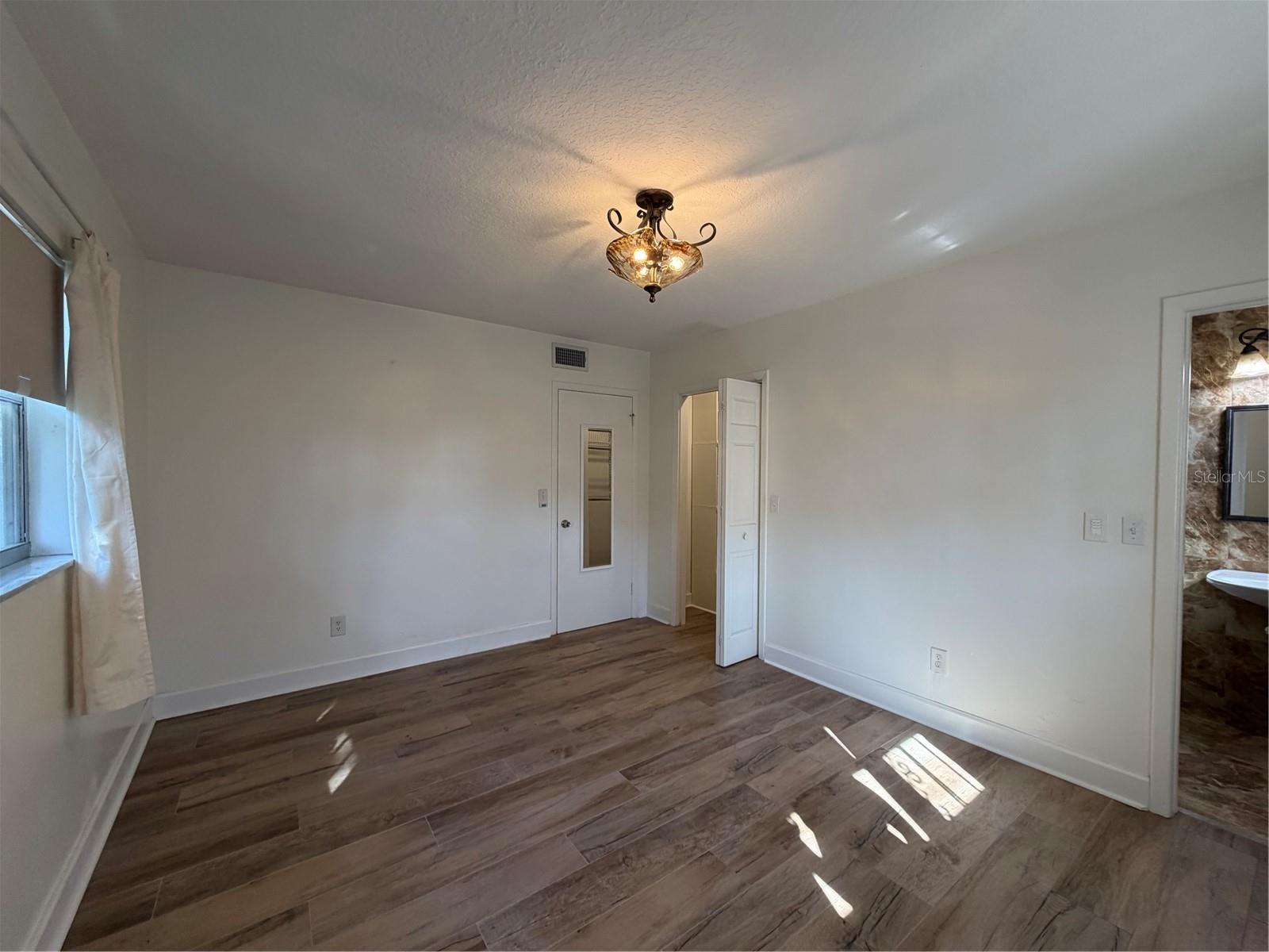 Image 11 of 17 For 3230 Saint Conrad Street