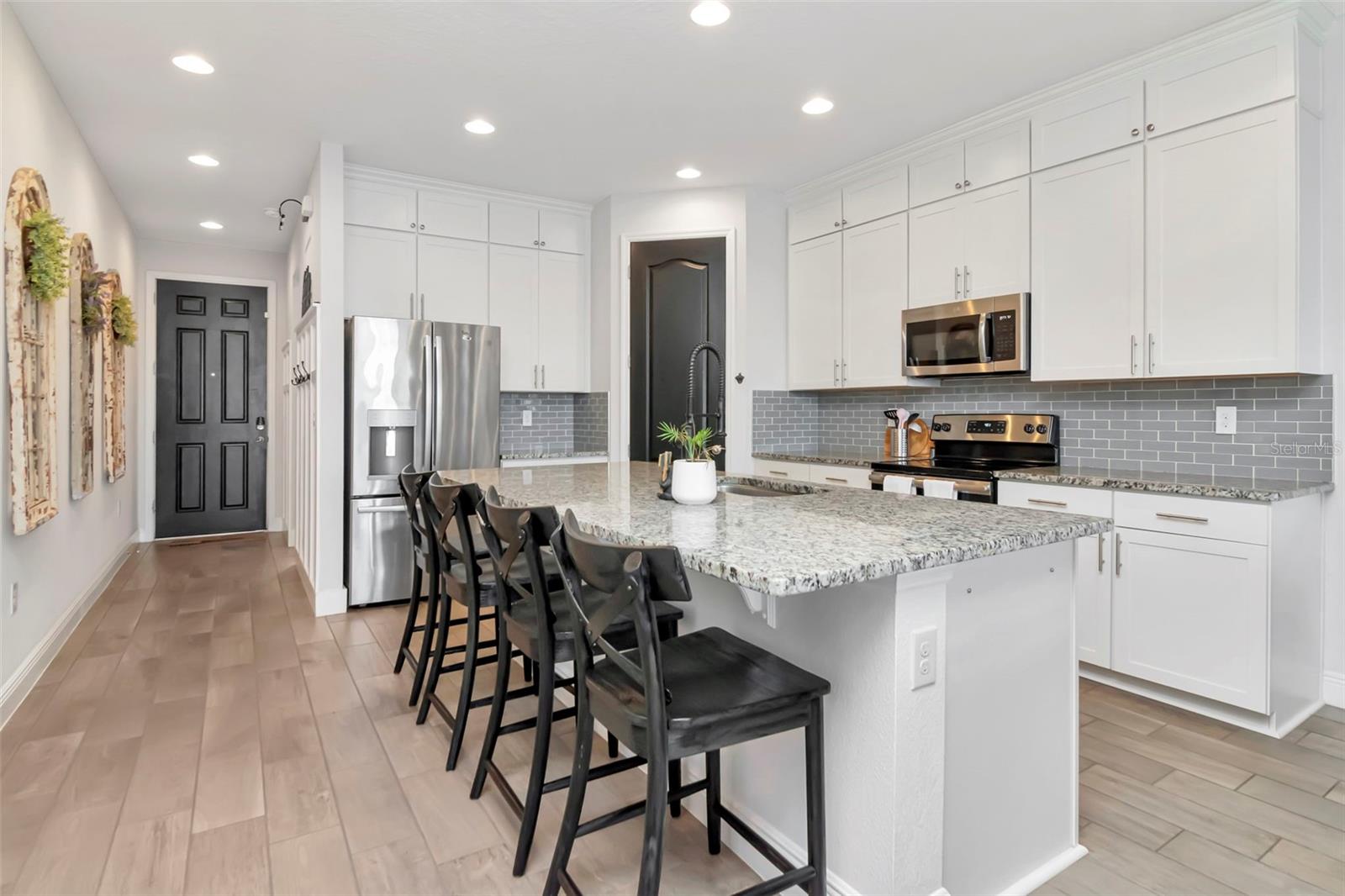 Image 14 of 68 For 169 Summershore Drive