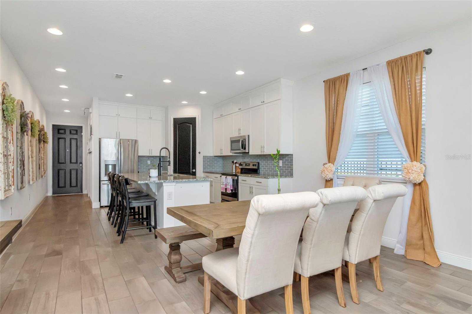 Image 35 of 68 For 169 Summershore Drive