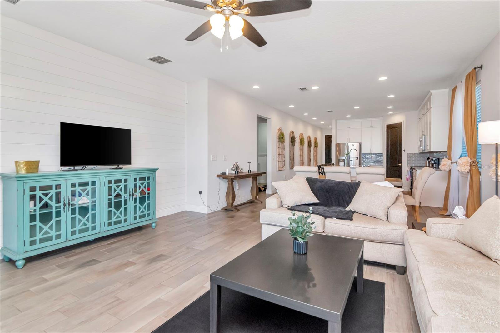 Image 38 of 68 For 169 Summershore Drive