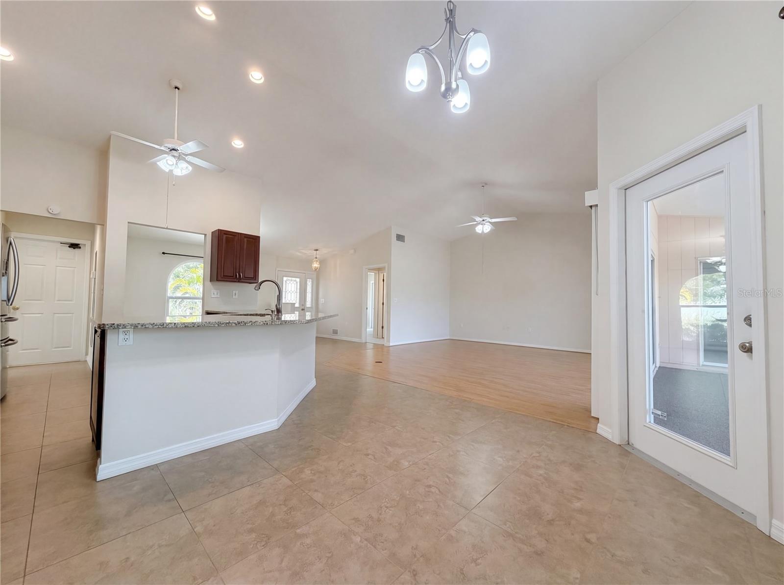 Image 10 of 37 For 3339 Sheffield Circle