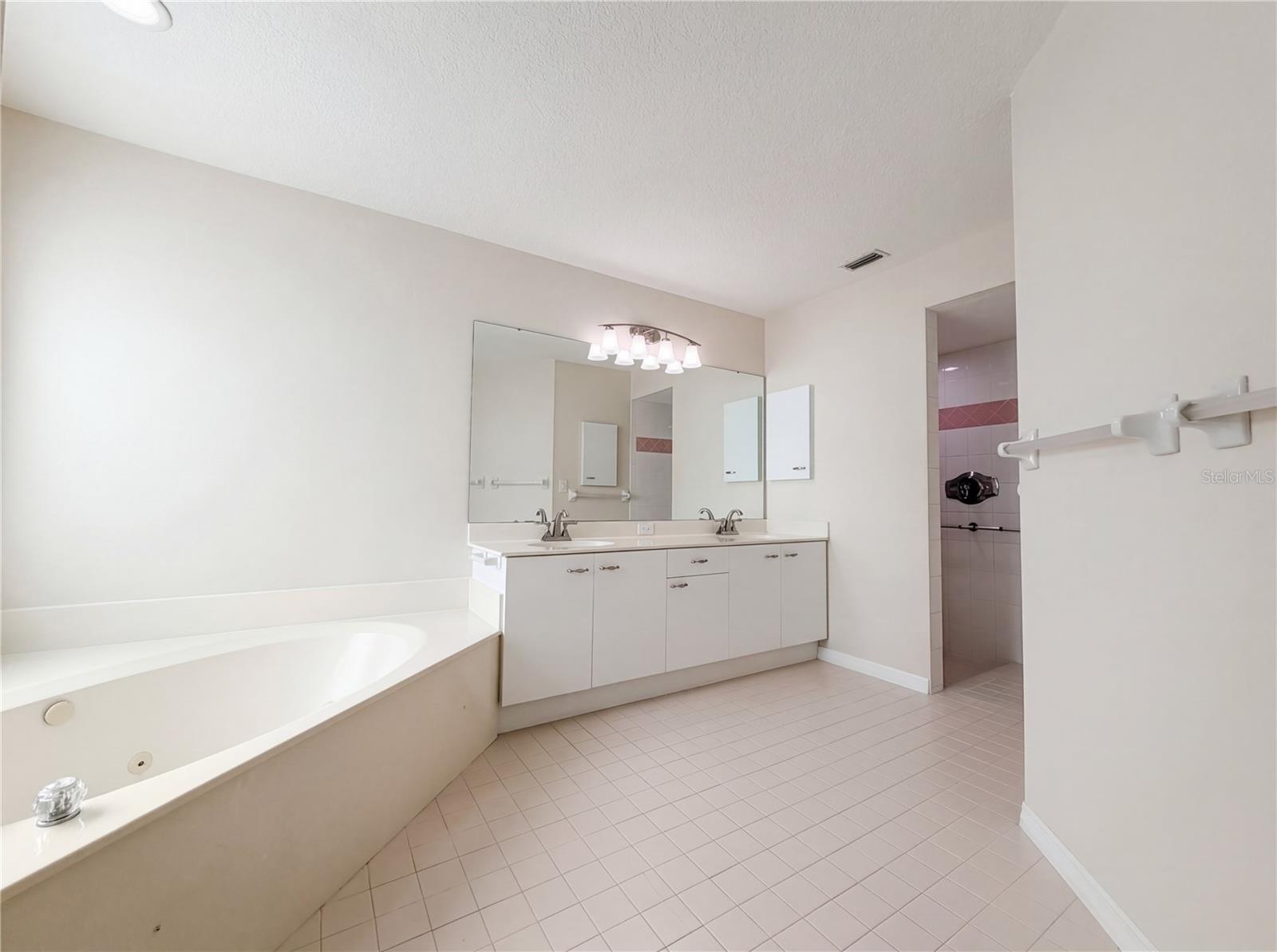 Image 12 of 37 For 3339 Sheffield Circle