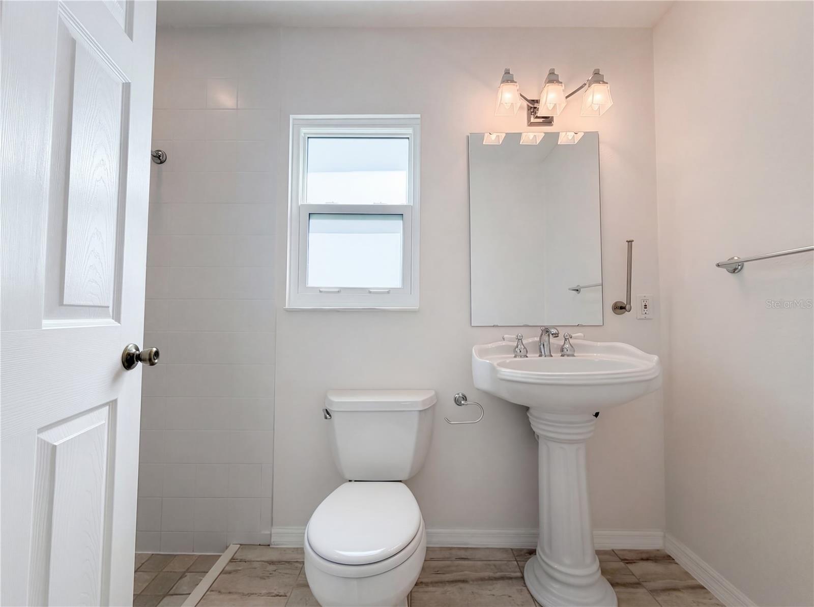 Image 17 of 37 For 3339 Sheffield Circle