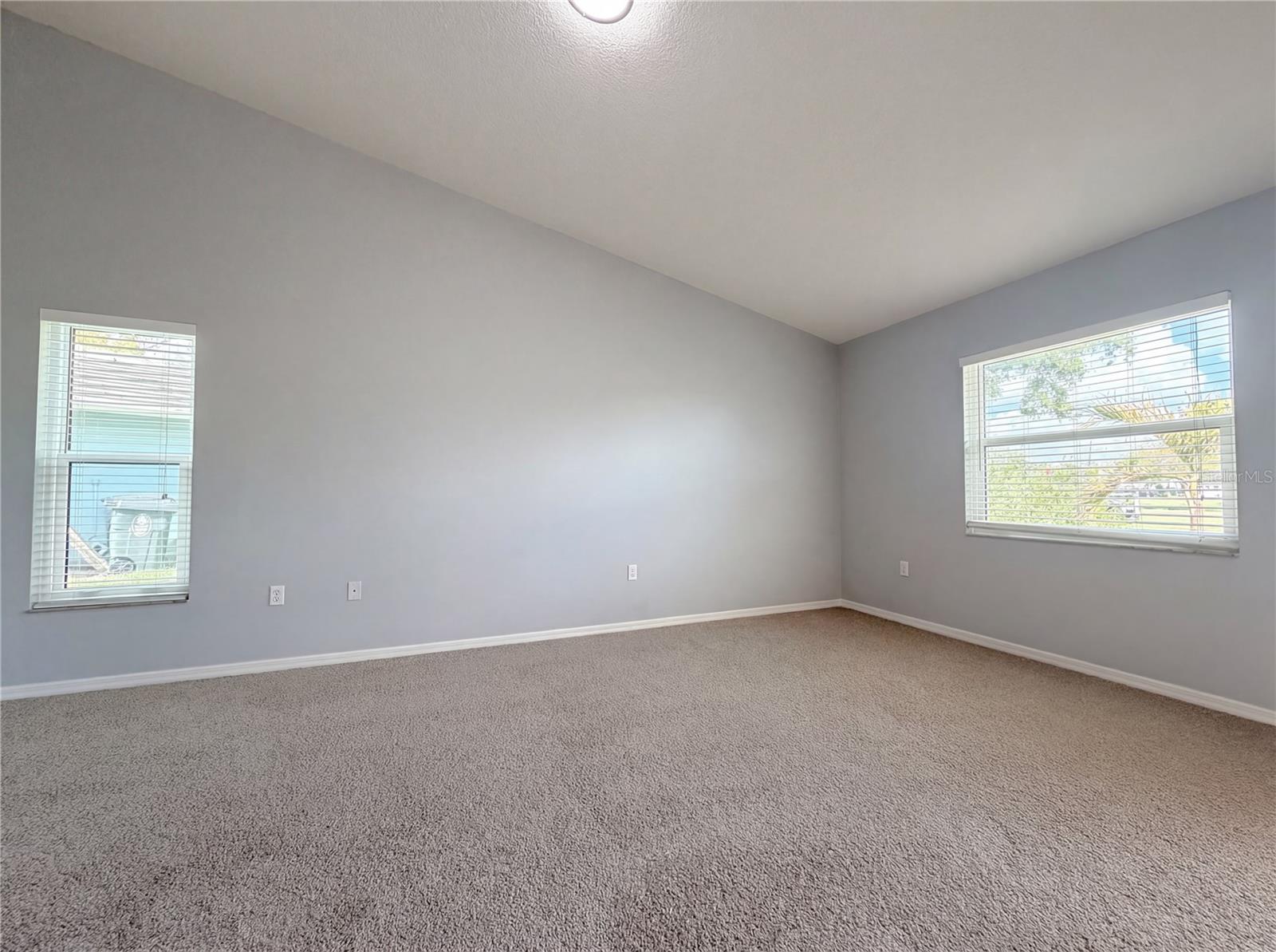 Image 20 of 37 For 3339 Sheffield Circle