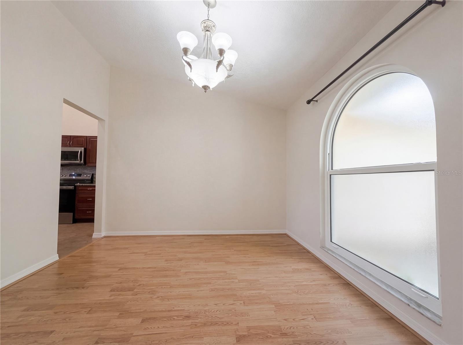 Image 5 of 37 For 3339 Sheffield Circle