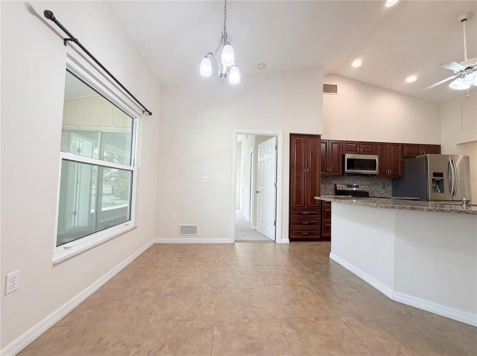 Image 9 of 37 For 3339 Sheffield Circle