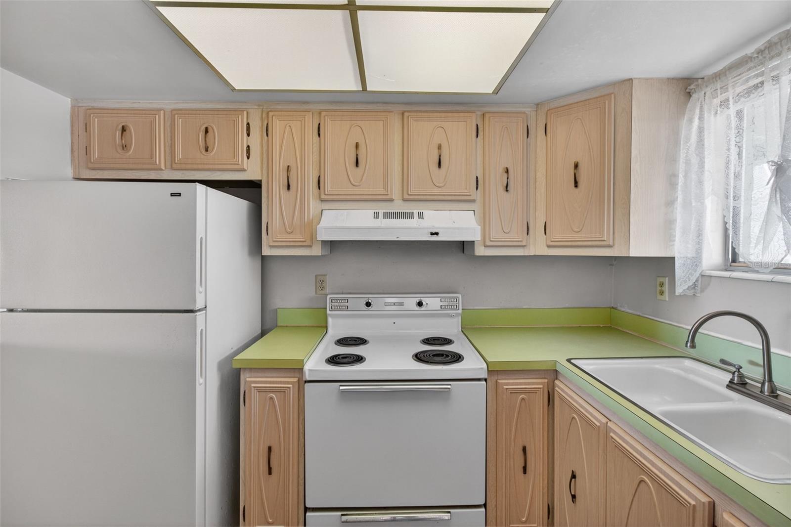 Image 7 of 26 For 801 83rd Avenue N 508