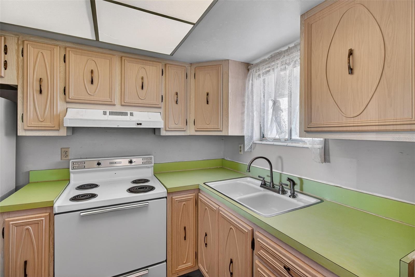 Image 8 of 26 For 801 83rd Avenue N 508