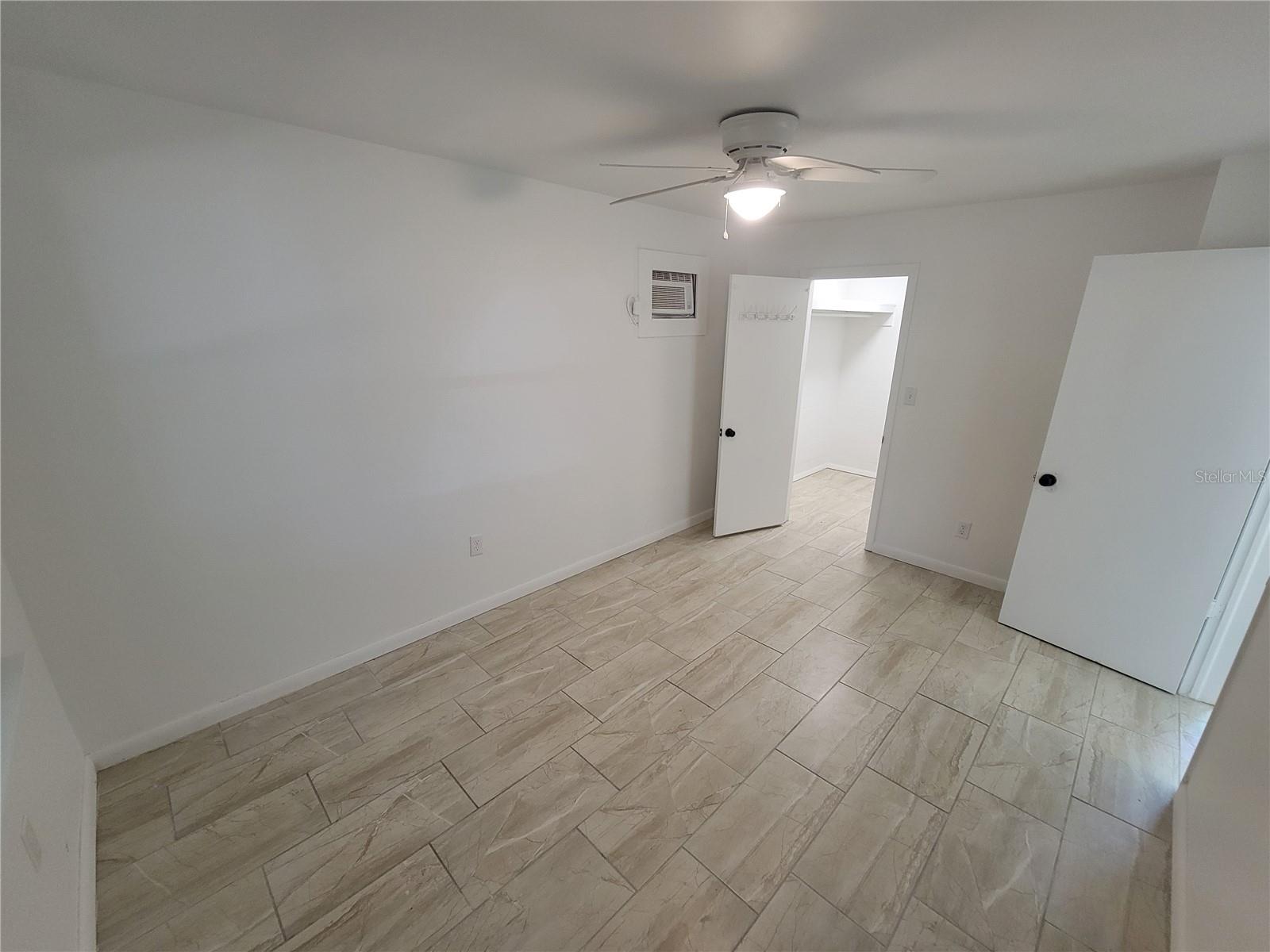 Image 3 of 7 For 1225 1-2 Bermuda Street