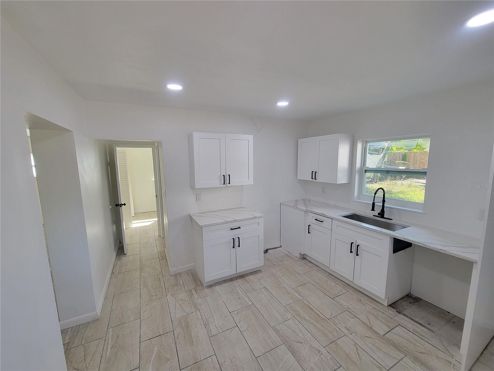 Image 6 of 7 For 1225 1-2 Bermuda Street