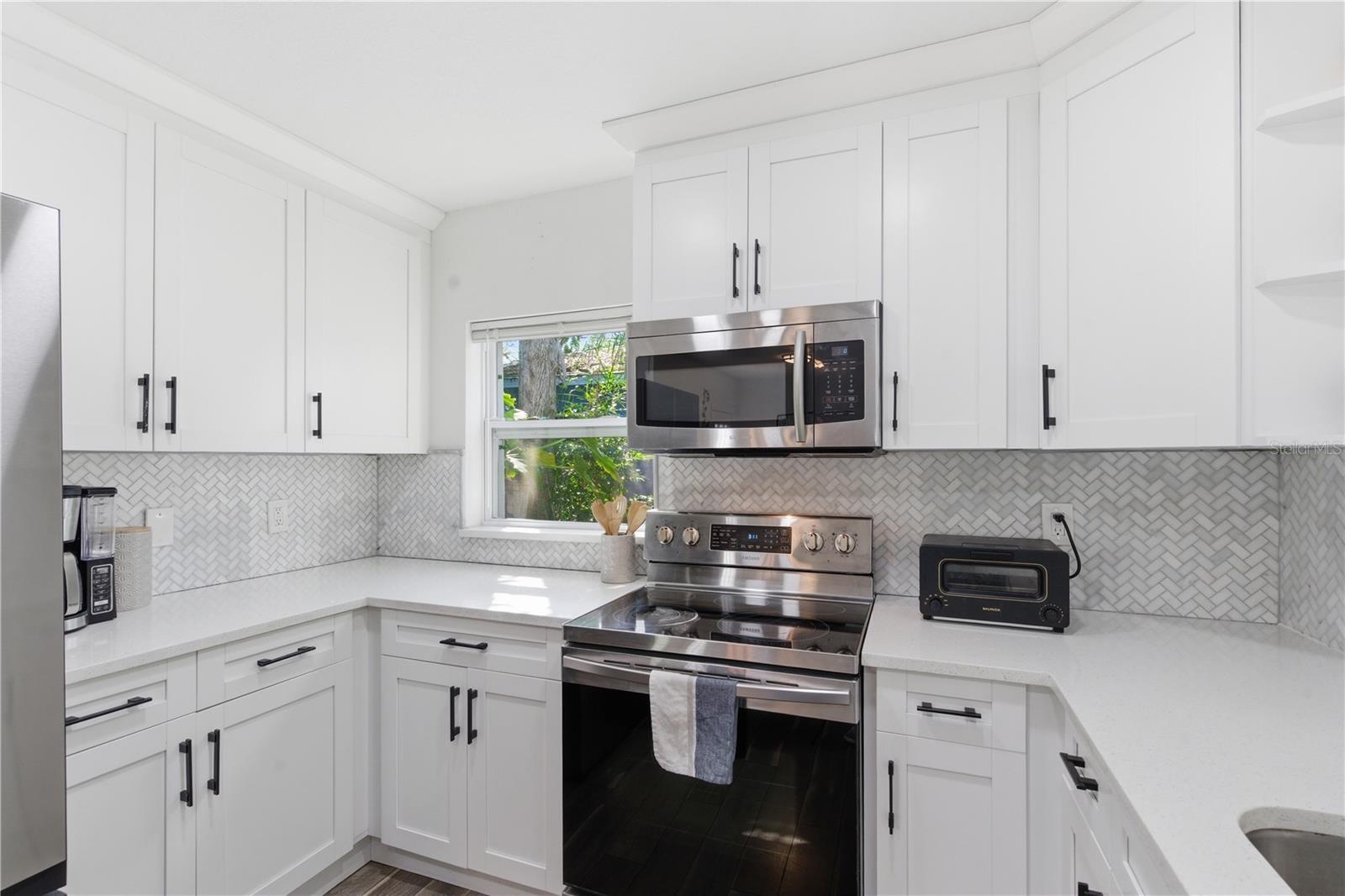 Image 11 of 35 For 634 61st Avenue S