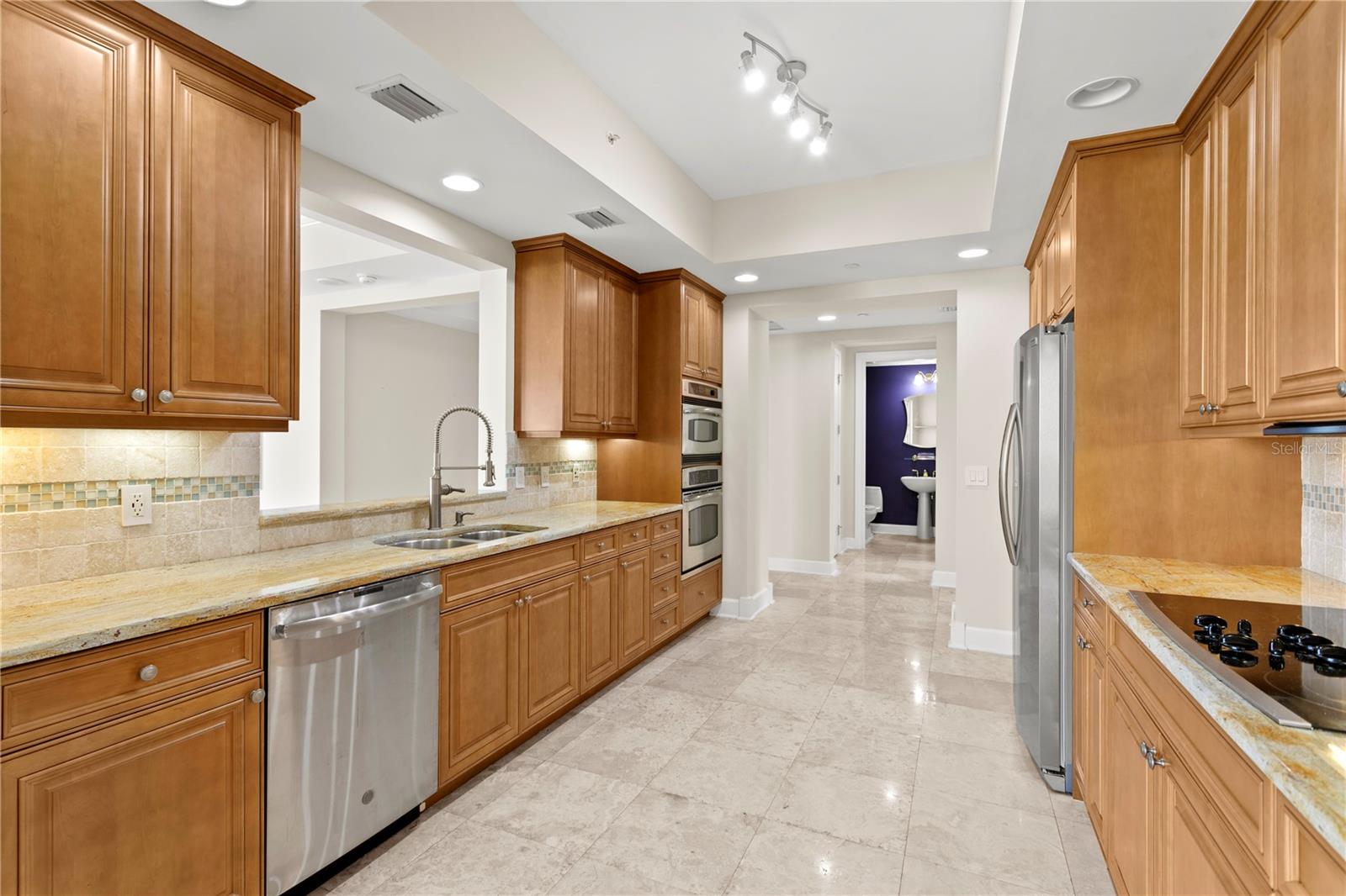 Image 14 of 43 For 300 Beach Drive Ne 1201