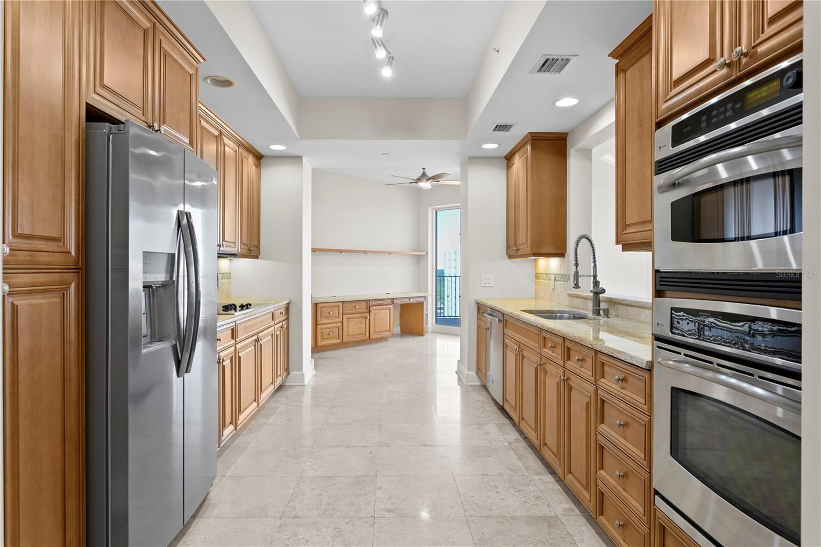 Image 15 of 43 For 300 Beach Drive Ne 1201