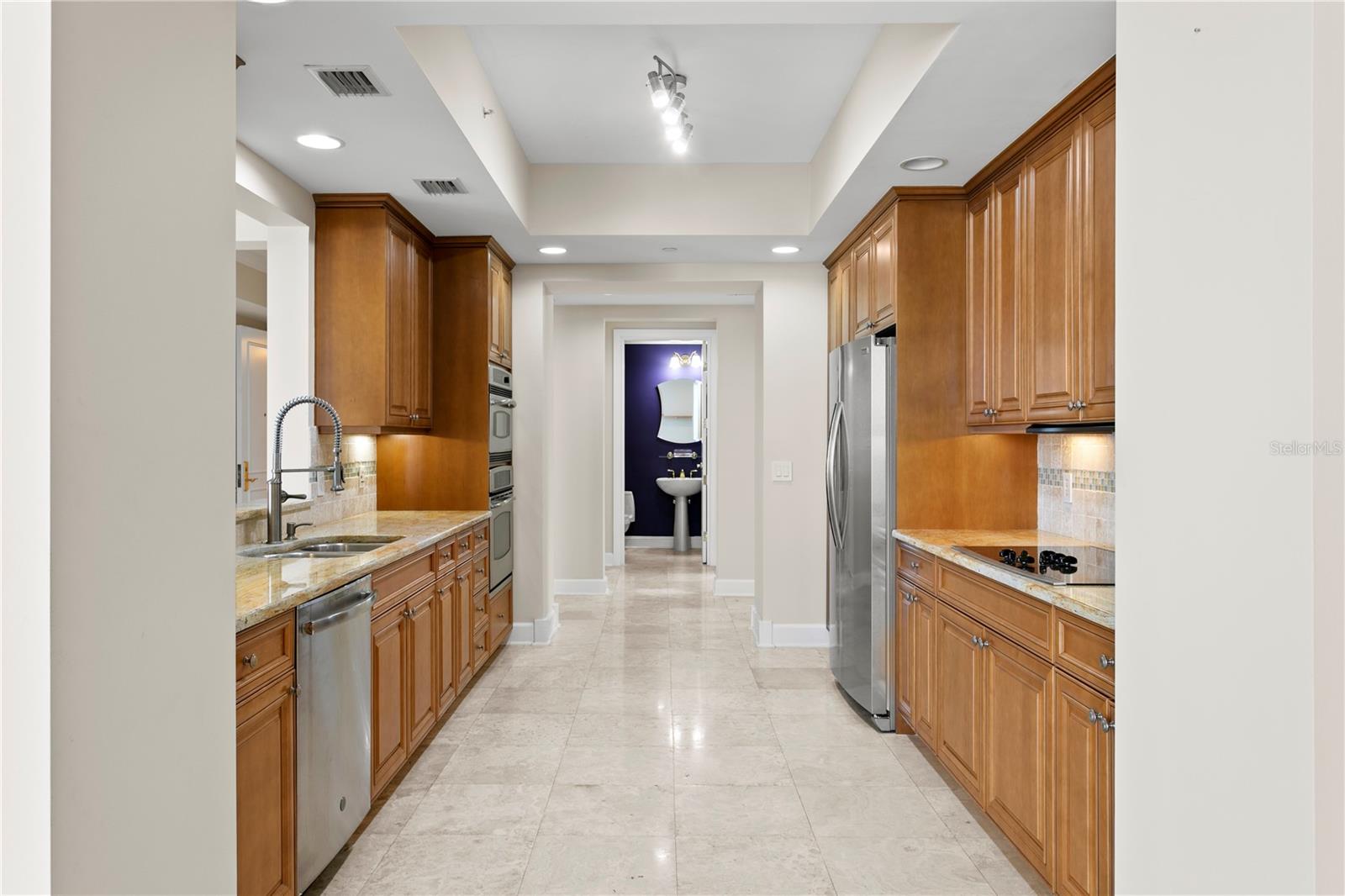 Image 17 of 43 For 300 Beach Drive Ne 1201