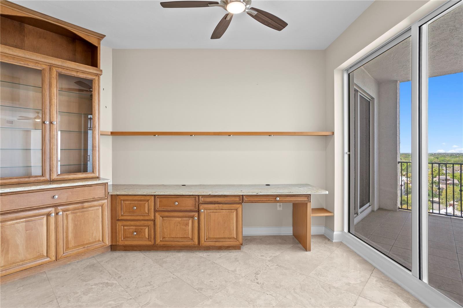 Image 18 of 43 For 300 Beach Drive Ne 1201