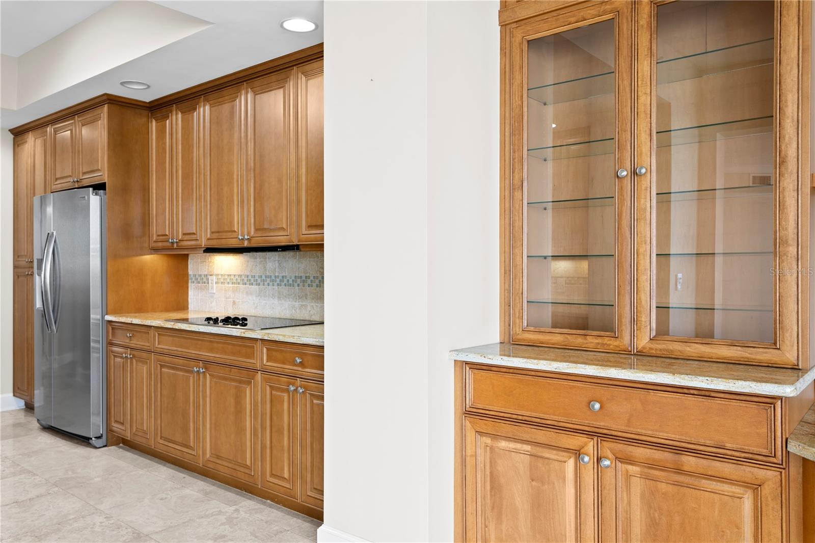 Image 19 of 43 For 300 Beach Drive Ne 1201