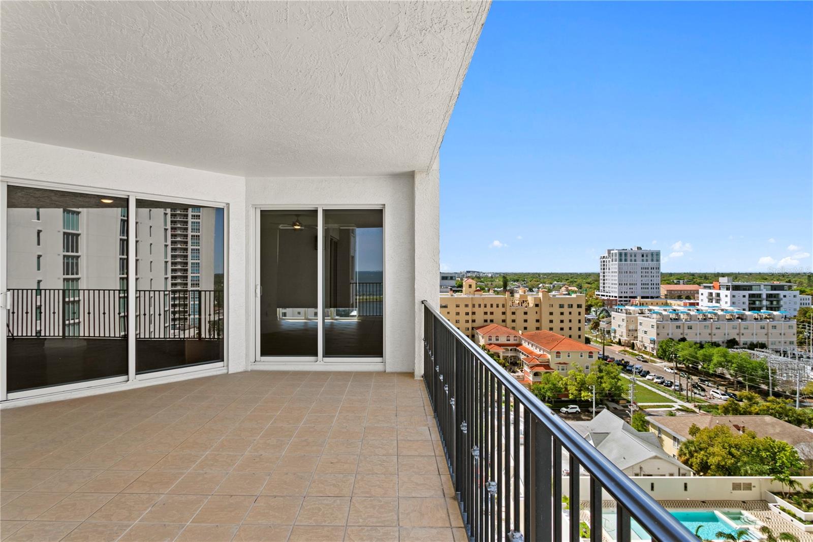 Image 20 of 43 For 300 Beach Drive Ne 1201