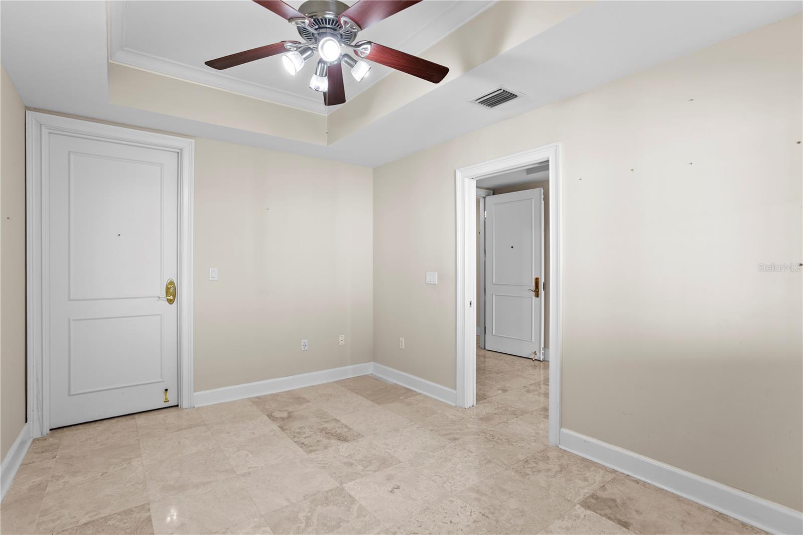 Image 31 of 43 For 300 Beach Drive Ne 1201