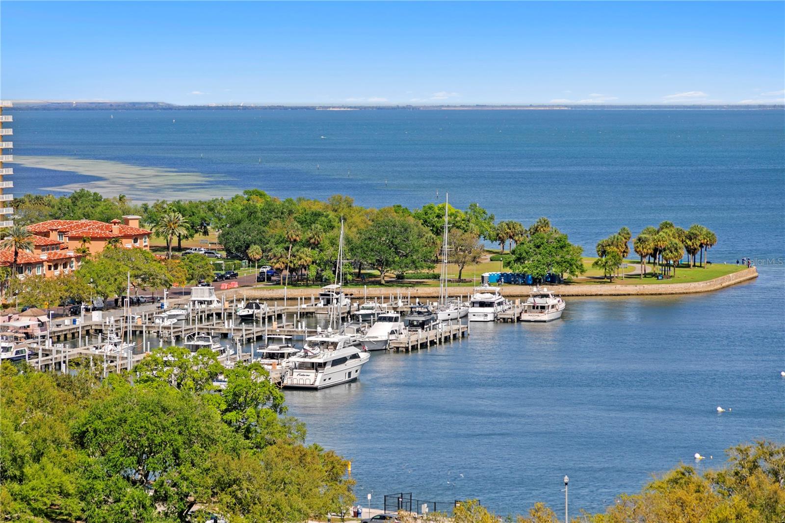 Image 6 of 43 For 300 Beach Drive Ne 1201