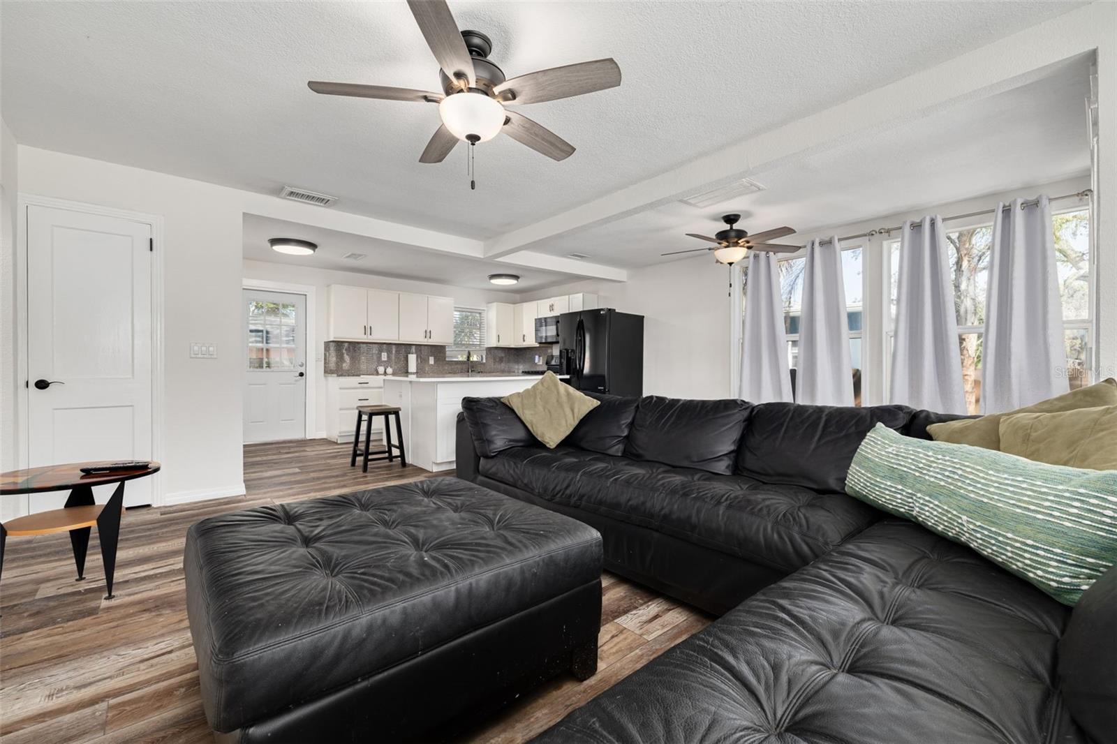 Image 10 of 59 For 200 Broadway