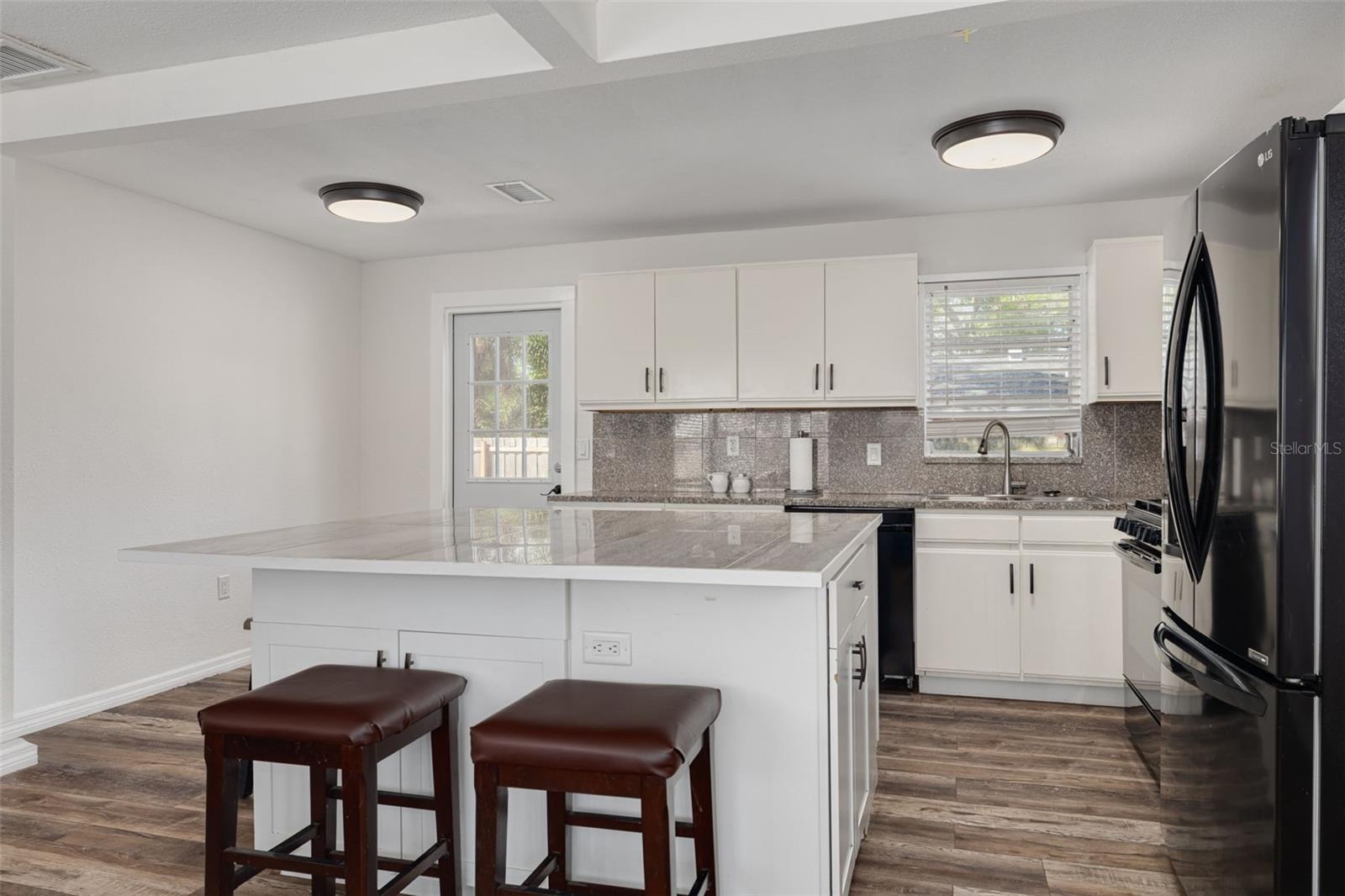 Image 13 of 59 For 200 Broadway