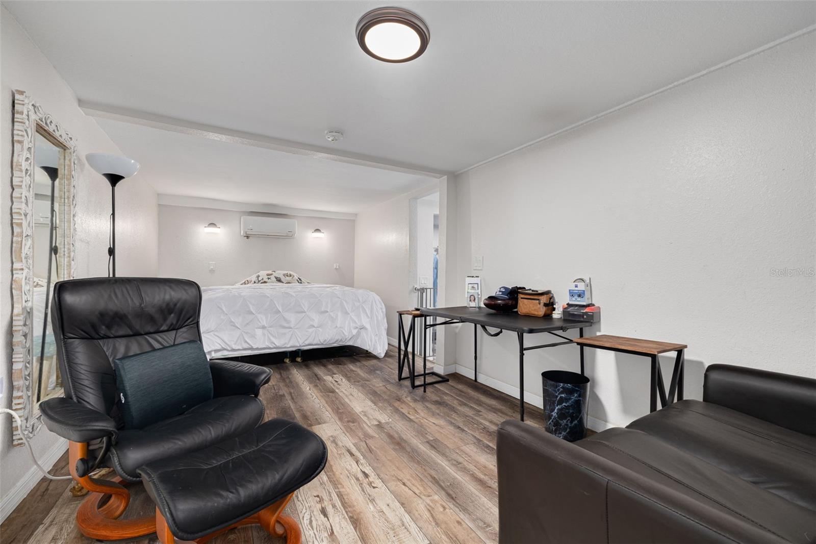 Image 17 of 59 For 200 Broadway