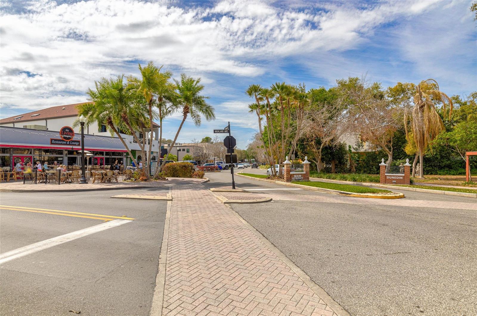 Image 37 of 59 For 200 Broadway