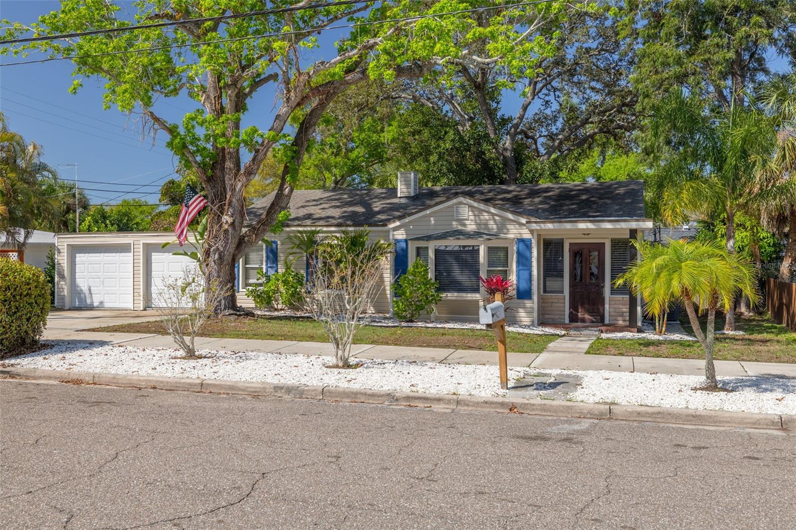 Image 4 of 59 For 200 Broadway