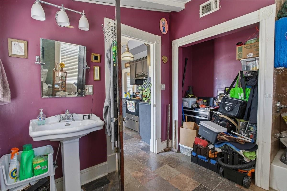 Image 18 of 22 For 919 26th Avenue