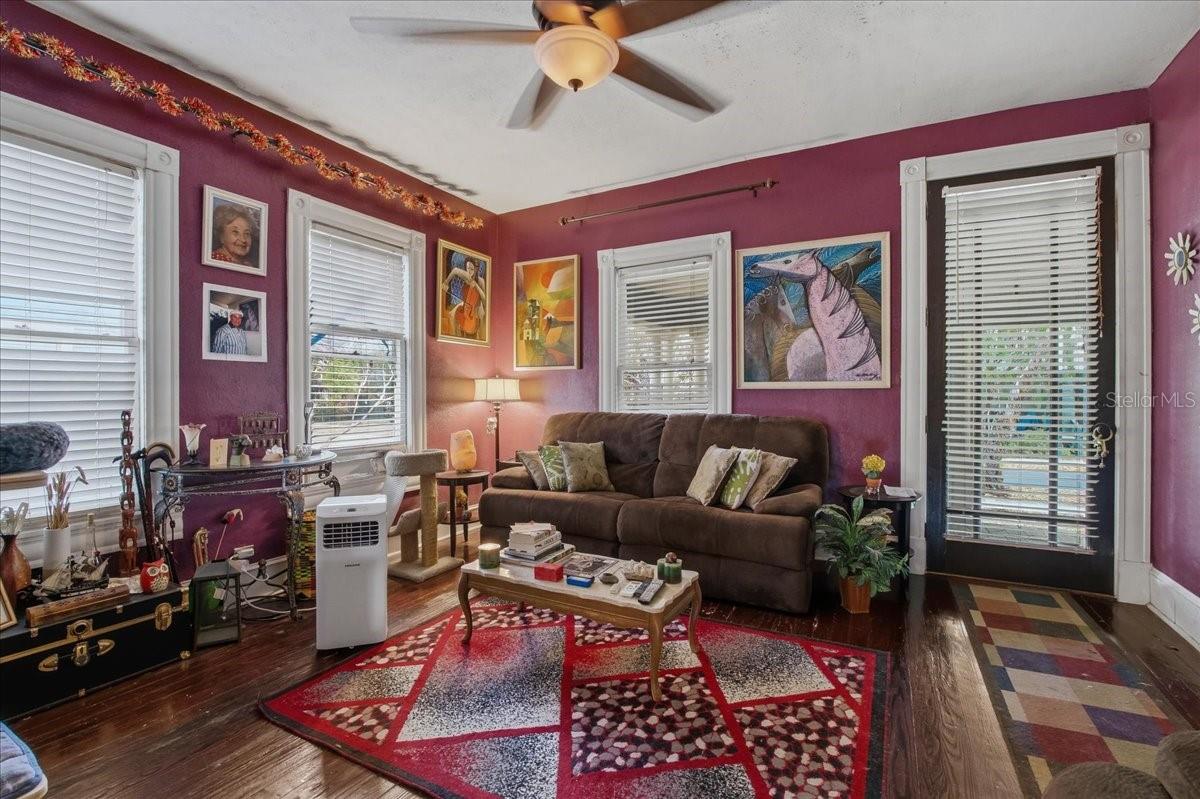 Image 9 of 22 For 919 26th Avenue