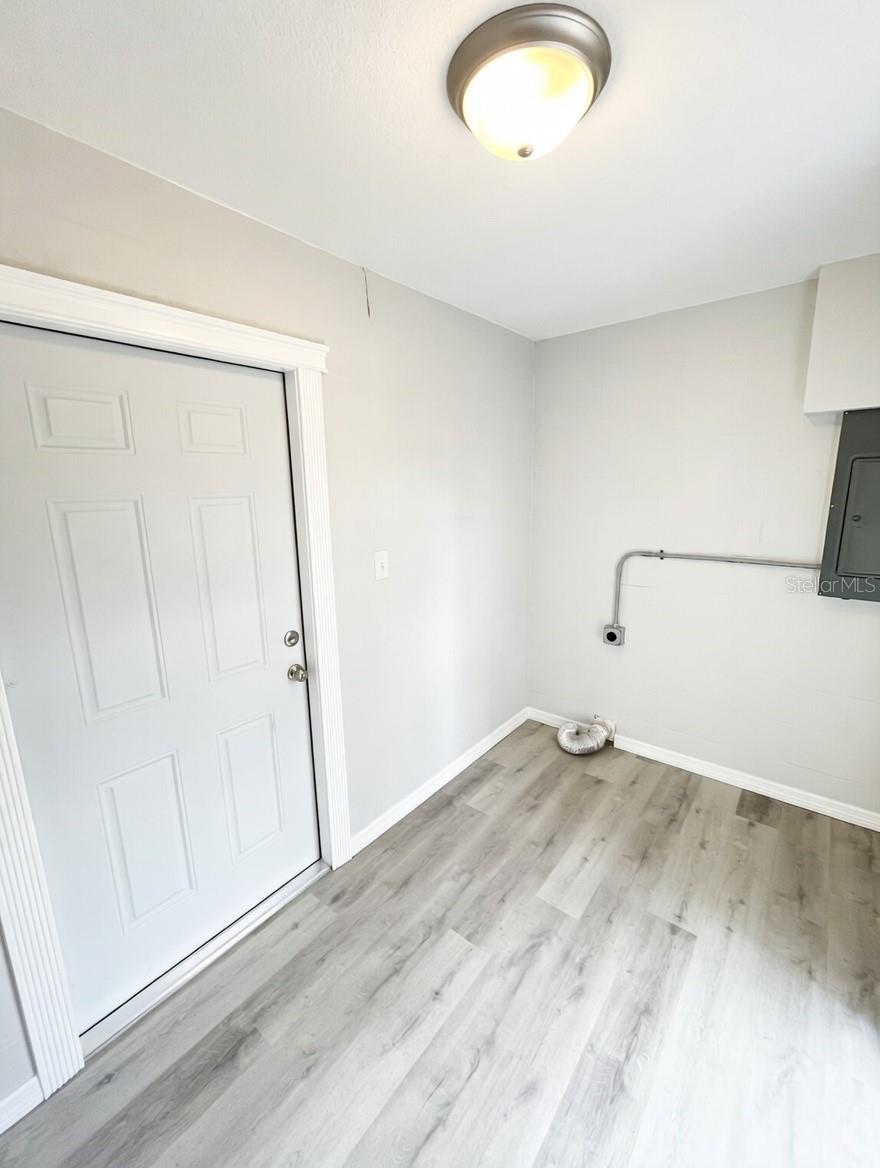 Image 21 of 28 For 2865 Barton Place