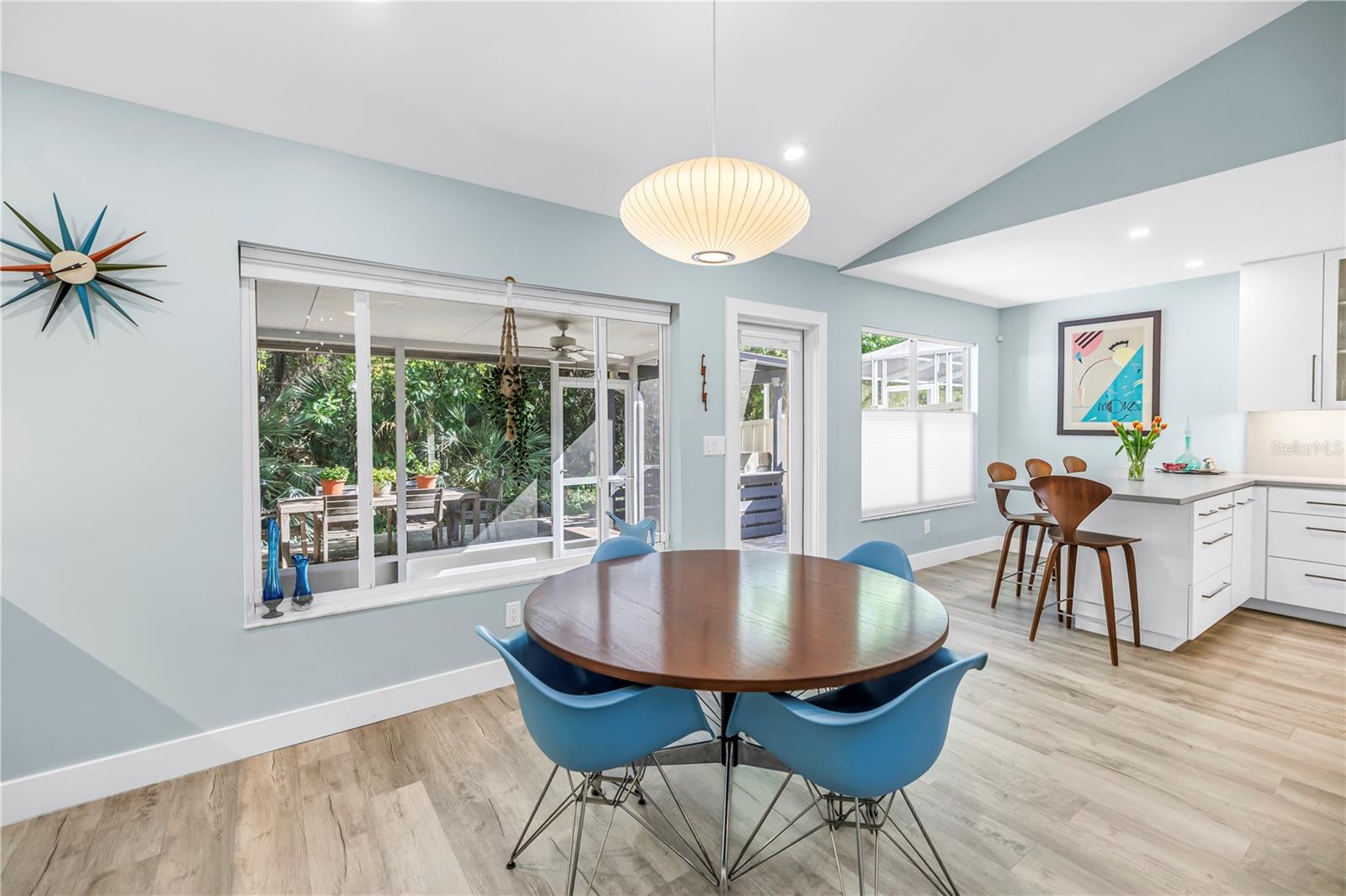 Image 12 of 35 For 355 Red Cedar Court Ne