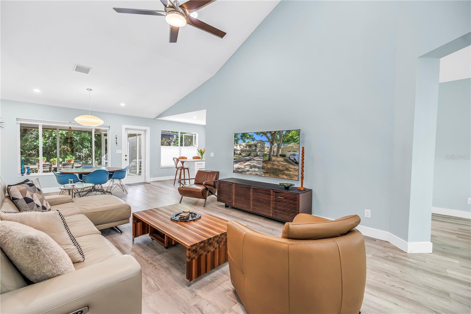 Image 13 of 35 For 355 Red Cedar Court Ne