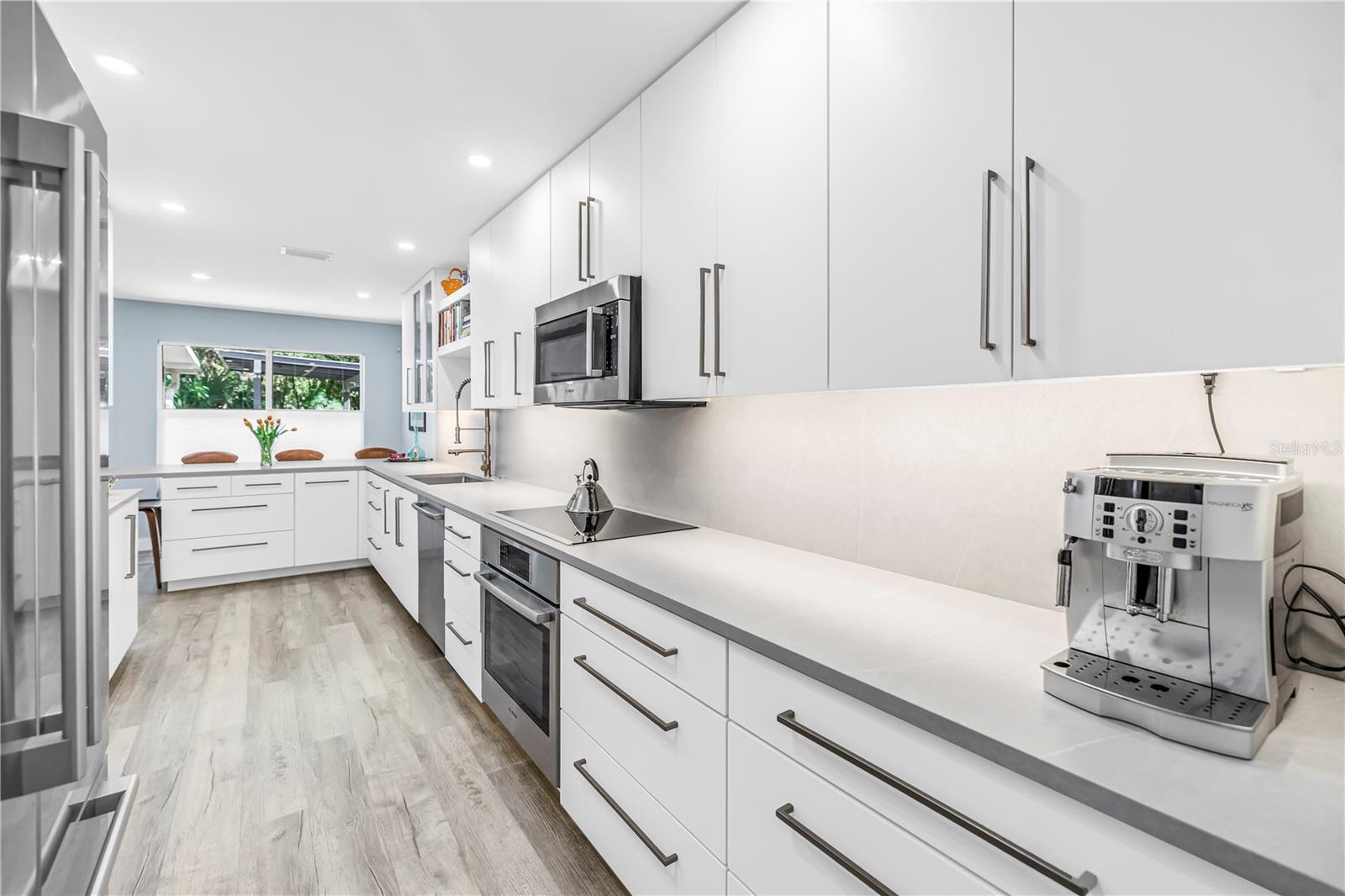 Image 16 of 35 For 355 Red Cedar Court Ne