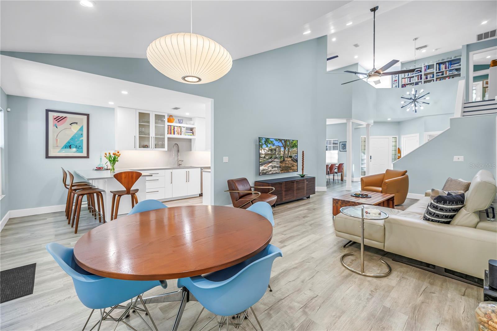 Image 2 of 35 For 355 Red Cedar Court Ne