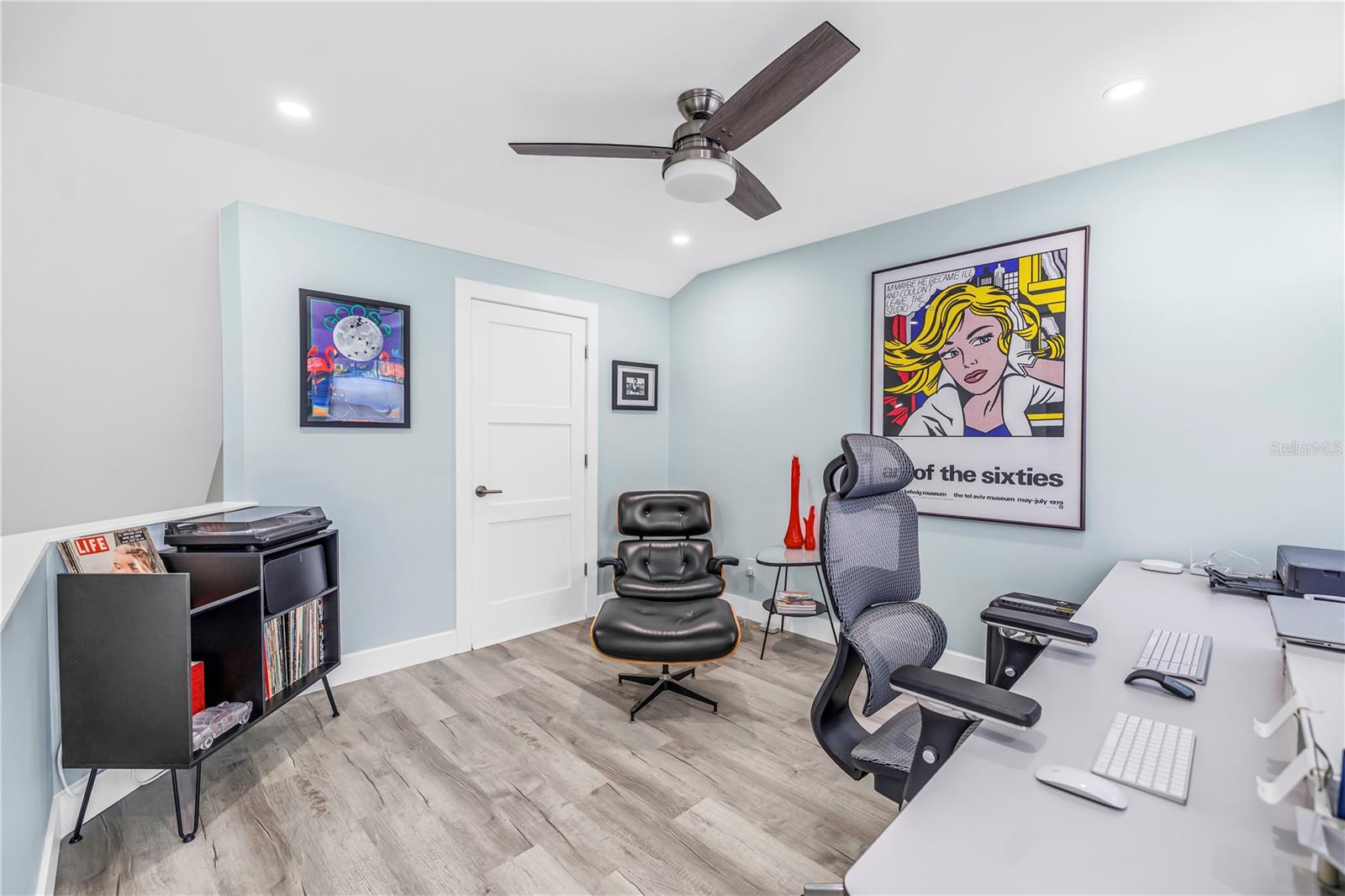 Image 24 of 35 For 355 Red Cedar Court Ne