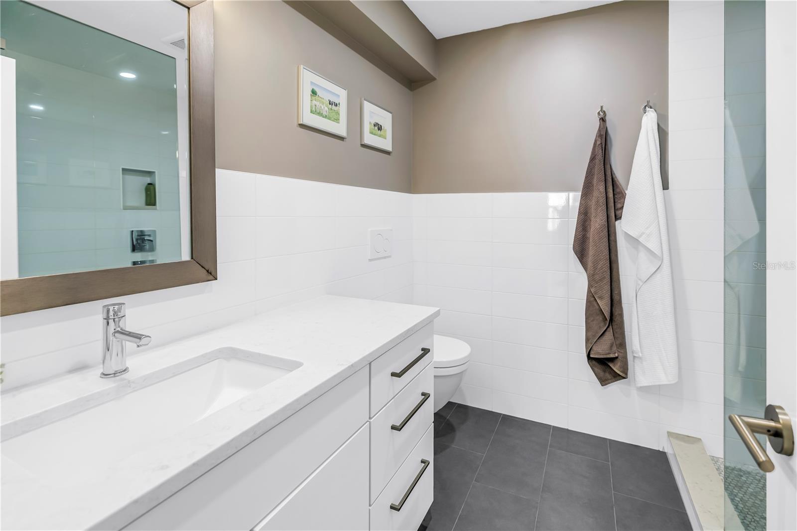 Image 25 of 35 For 355 Red Cedar Court Ne